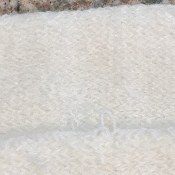 Scarf. NWOT - Picture 7 of 8